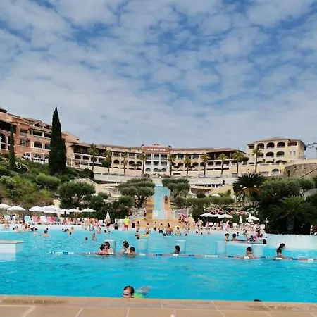 Magnifique Vue Avec Piscine Saint-Raphael (Var)